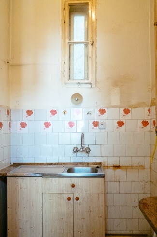 Filthy tiny kitchen we planned to turn into a bathroom Filthy tiny kitchen we planned to turn into a bathroom
