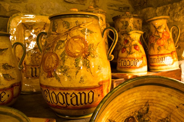 Ceramic Shopping in Gubbio Ceramic Shopping in Gubbio