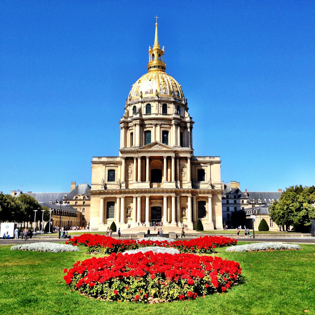 Les Invalides: The Tomb of Napolean Bonaparte Les Invalides: The Tomb of Napolean Bonaparte
