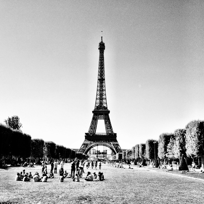 Pictures of Paris: Eiffel Tower in Black and White Pictures of Paris: Eiffel Tower in Black and White