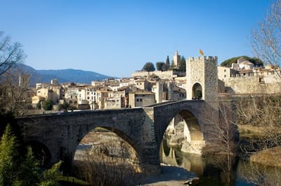 Travel Photo: Besalu Tag image